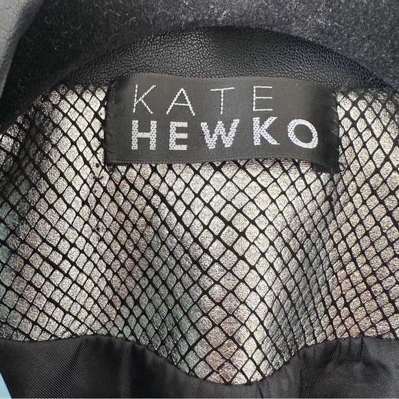 Kate Hewko-Metallic Fine Print Snake Skin Faux Cropped Moto Jacket (Large) - Picture 16 of 16